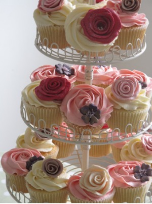 pink rose cupcakes by Le Beau Cake pink roses cupcakes