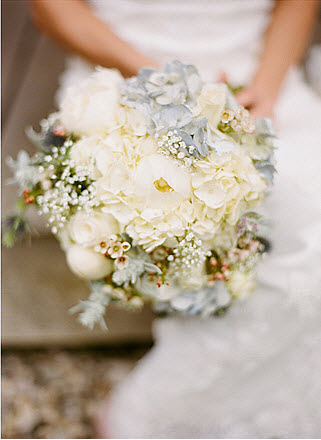 Austin Warnock photography white and blue hydrangea wedding bouquet