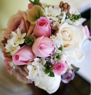 JensJakobsen old fashioned Victorian style wedding bouquet