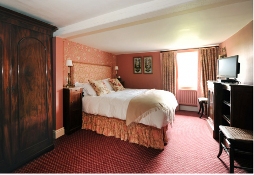Stag and Huntsman pub Hambleden old fashioned bedroom