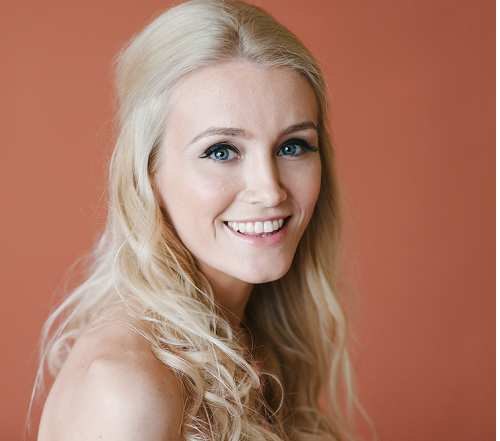 Bride with blonde hair
