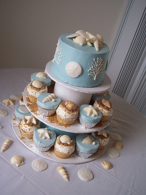 beach wedding theme cupcakes