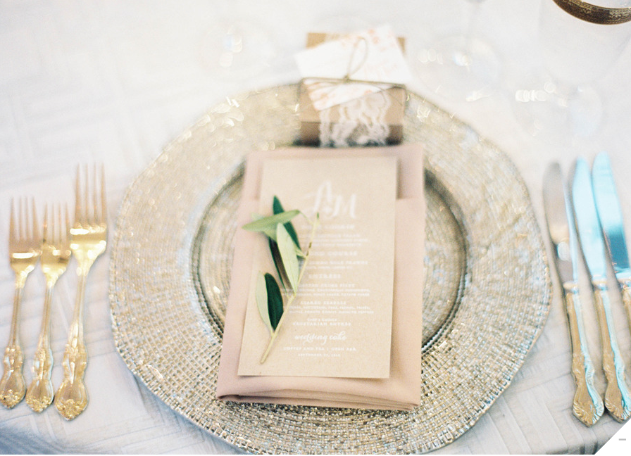 GLAMOUR TABLE SETTING