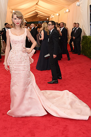 MET GALA - TAYLOR SWIFT