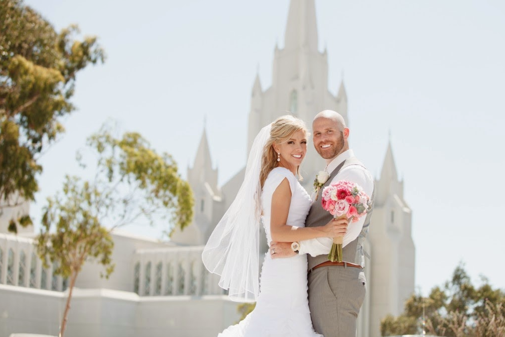 Platinum, pink and white wedding colors