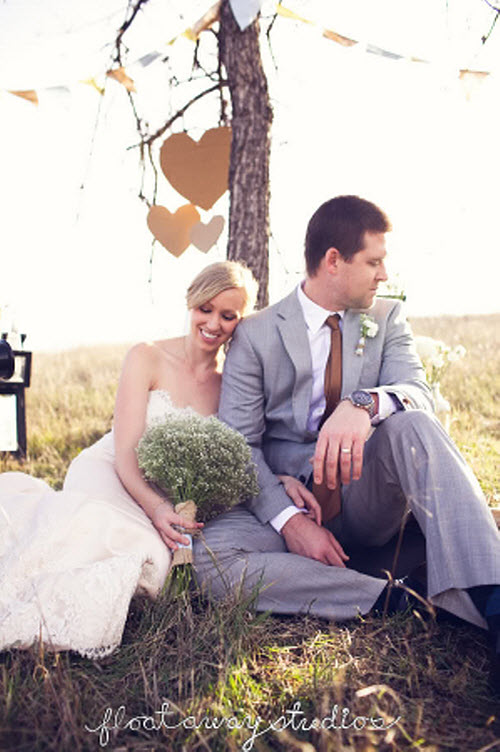 Outdoor Bride and Groom Photo Shoot